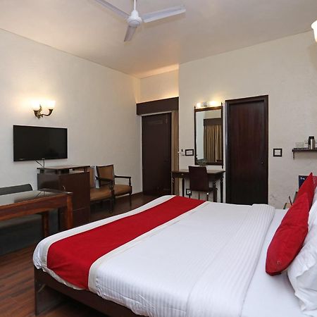 Collection O Hamilton Hotel Neu-Delhi Exterior foto