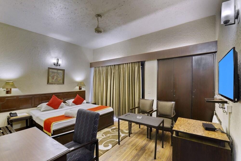 Collection O Hamilton Hotel Neu-Delhi Exterior foto
