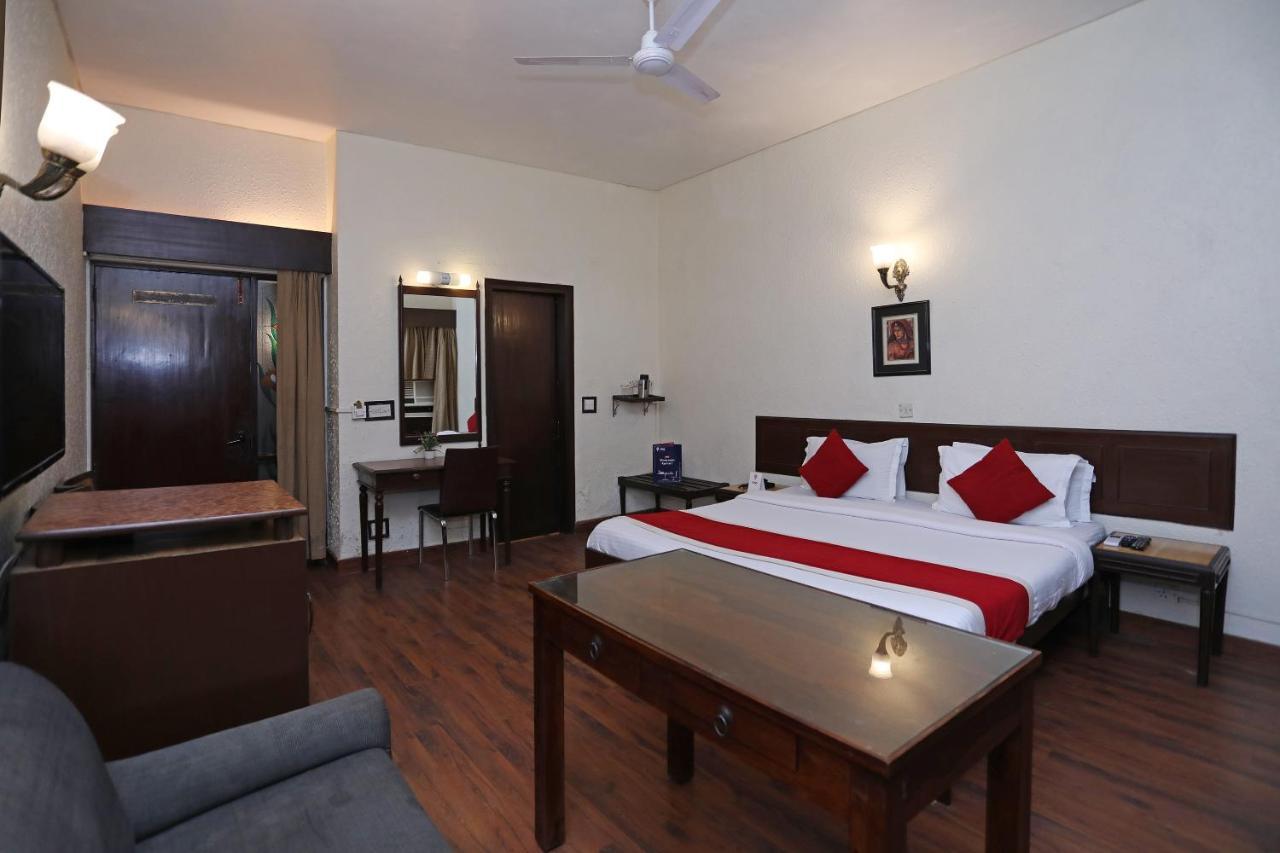 Collection O Hamilton Hotel Neu-Delhi Exterior foto